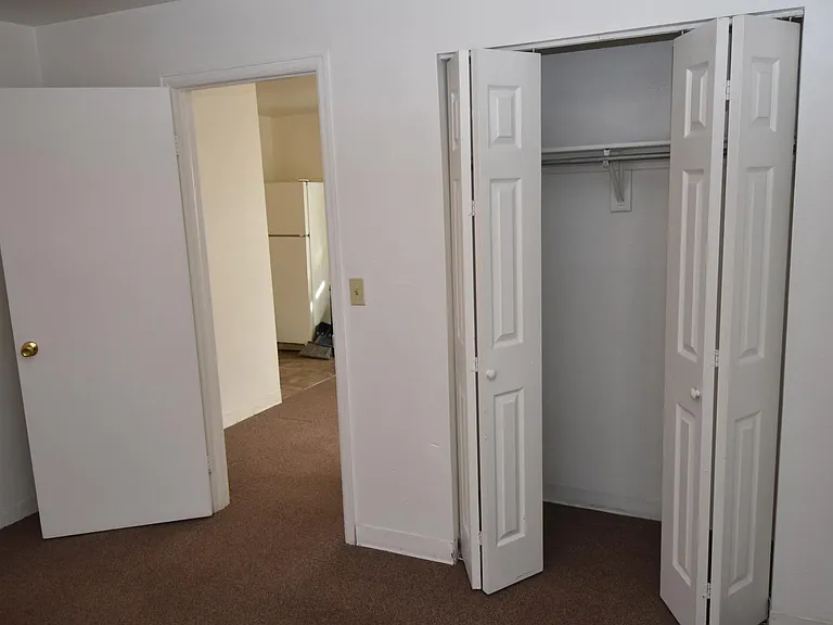 1133 Valley Manor Ct #B — Photo 9
