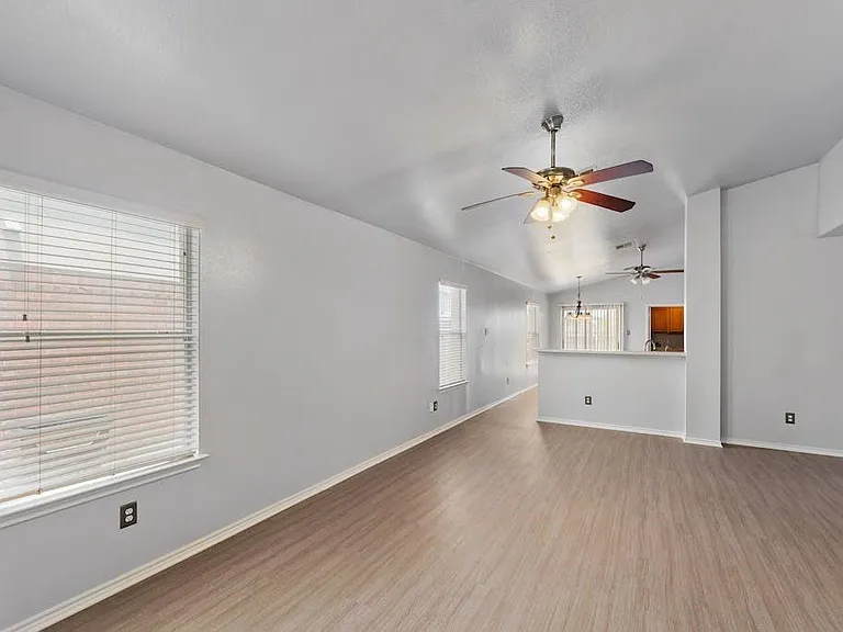 12816 Dwight Eisenhower St — Photo 5