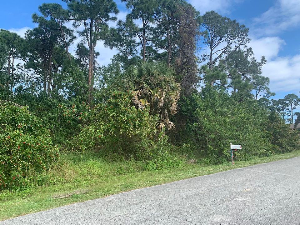 1st image of 485 SE Wallace Ter