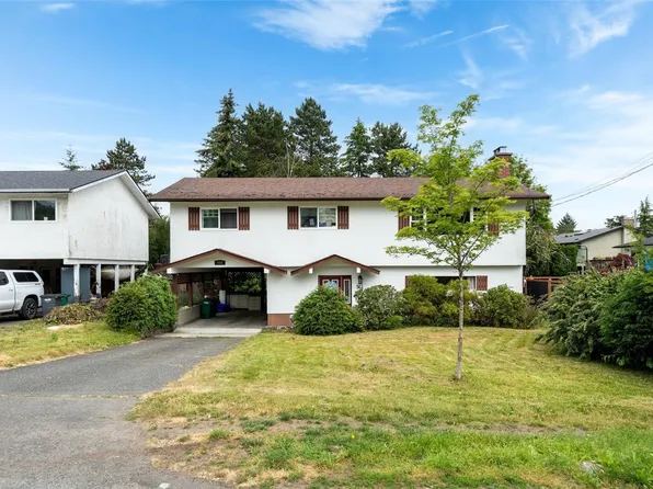 944 McBriar Ave, Saanich, BC V8X 3L9