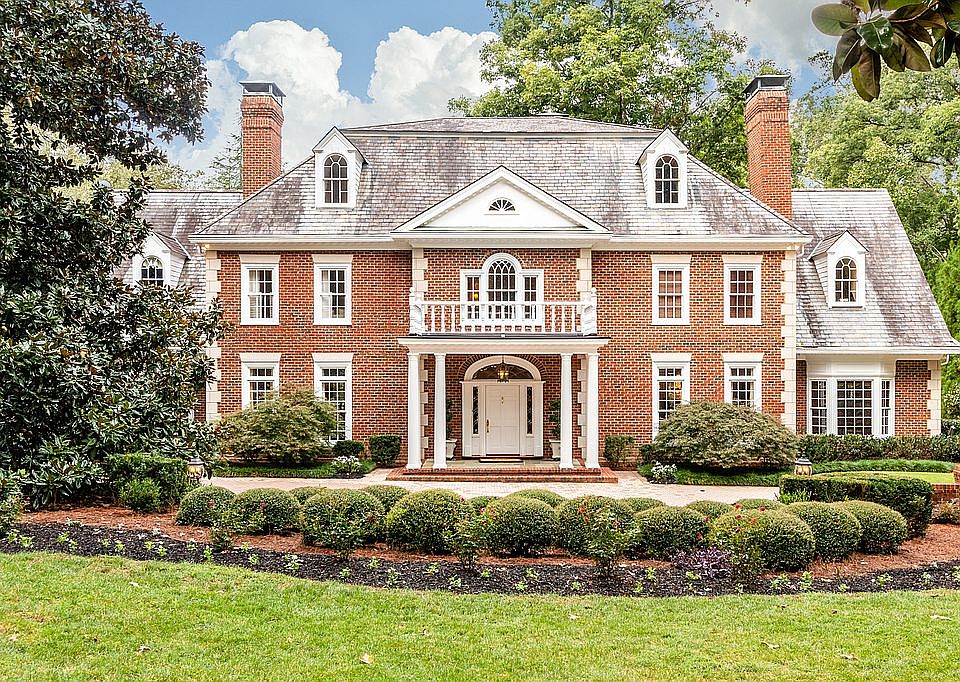 Gated estate - 4 levels