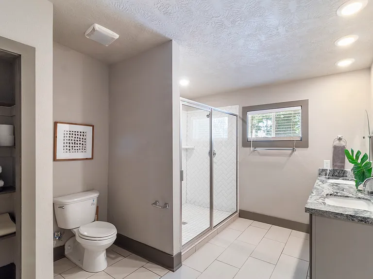 102 Moss St — Photo 21