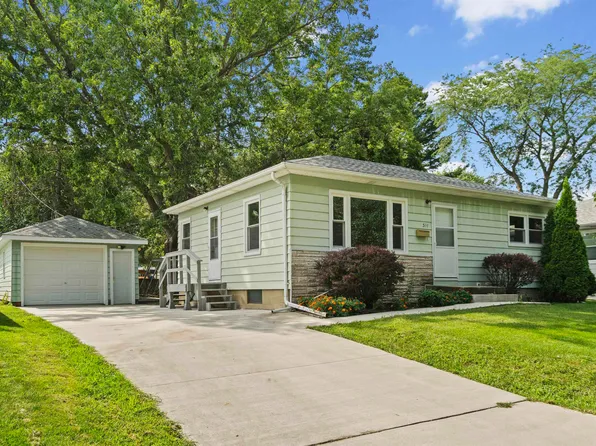 514 Woodbridge St, Waterloo, IA 50701