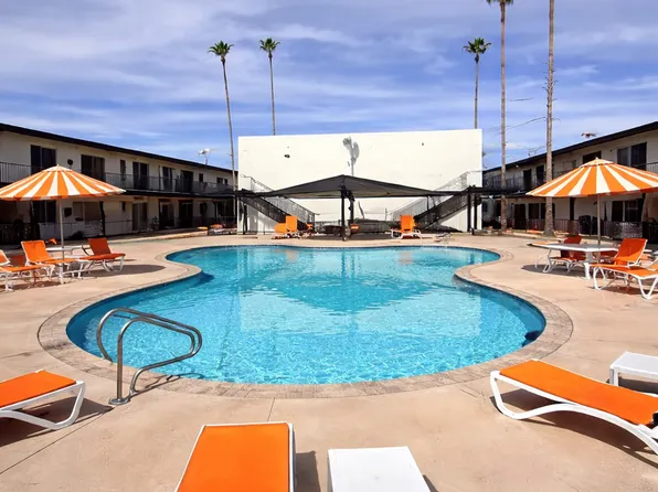 Palms on 2nd Apartments