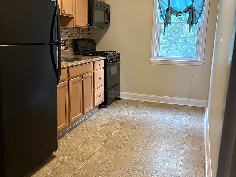 6166 Parkway Dr #2 — Photo 4