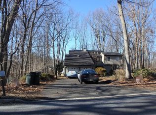 516 Union Hill Rd, Englishtown, NJ 07726