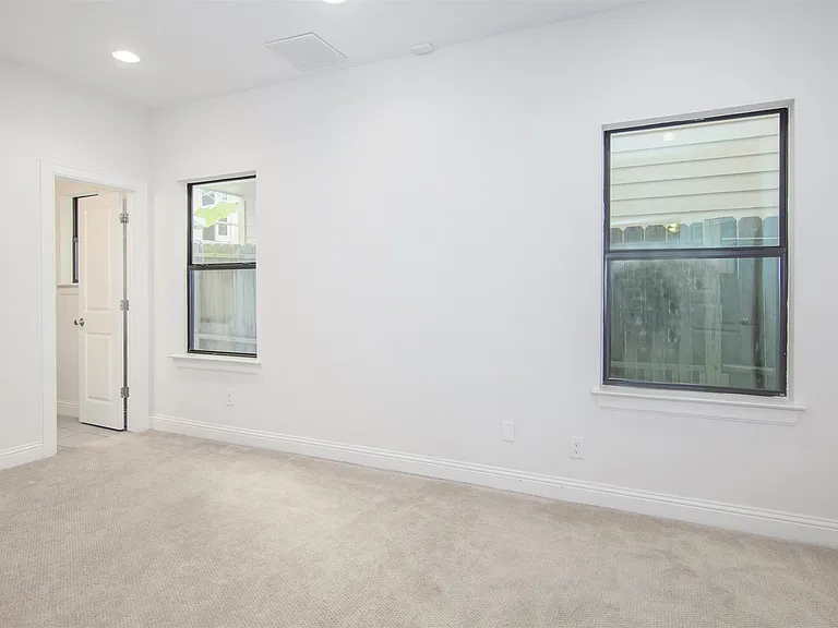 1508 Johnson St — Photo 5