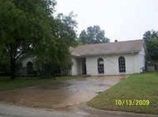 504 Atkerson Ln, Euless, TX 76040