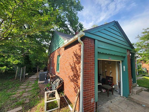 5th image of 3638 Oneida St