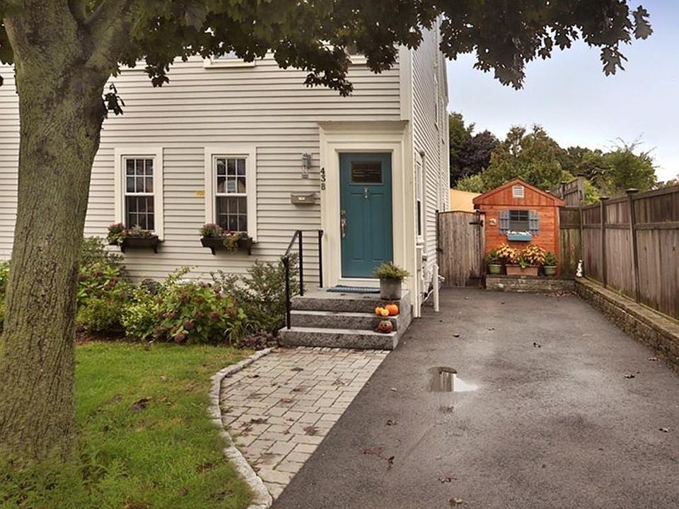 1st image of 43 Kent St #D2