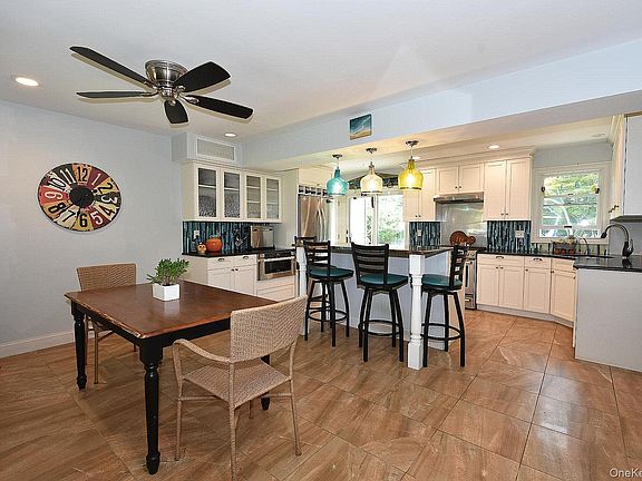 2nd image of 16 Brightview Drive