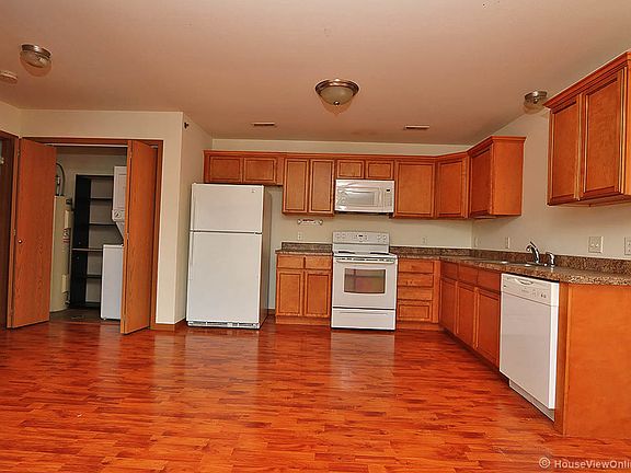 4th image of 915 N Frederick St #C3