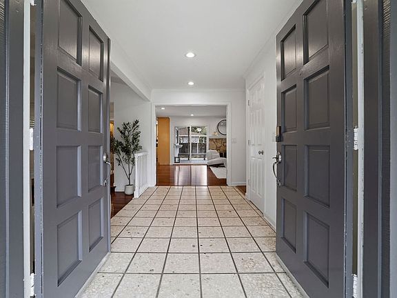 4th image of 12619 Saratoga Ave