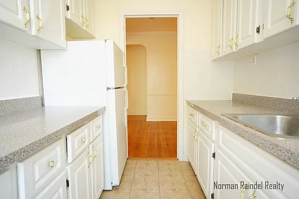 Rented by Norman Raindel, LREB | media 43