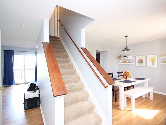 4th image of 214 Saint Regis Dr