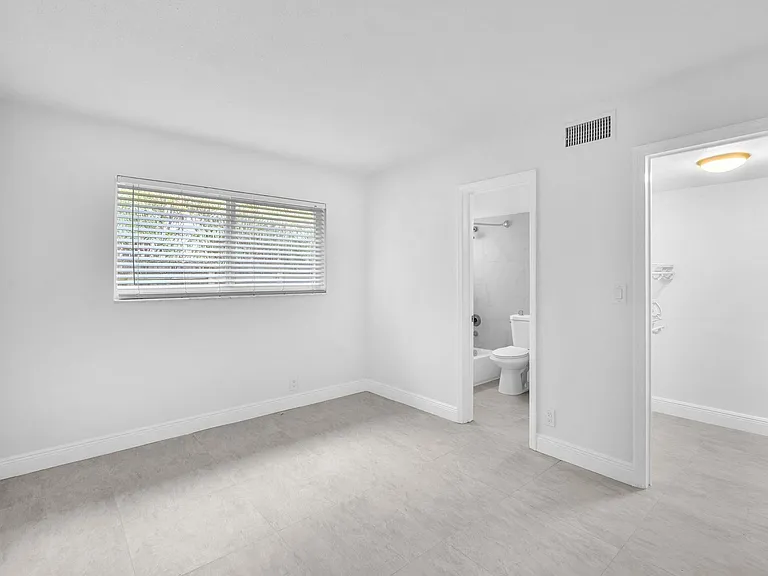 1101 NE 18th Ave #4 — Photo 12