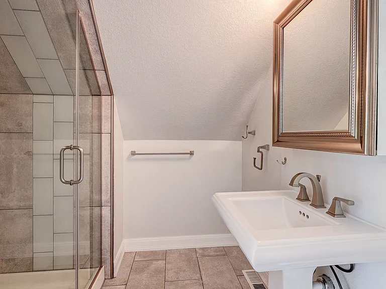 1420 S Clarkson St — Photo 20