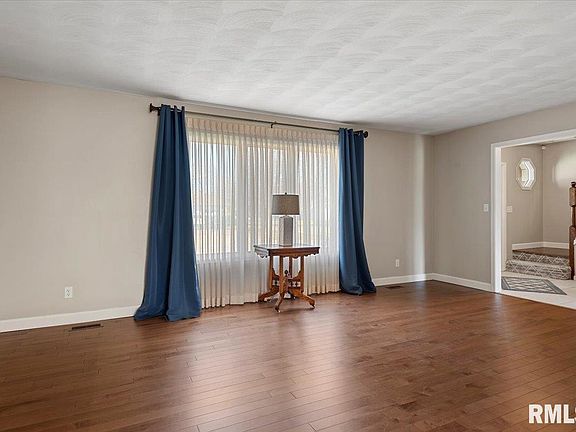 5th image of 2900 Mill Point Ct