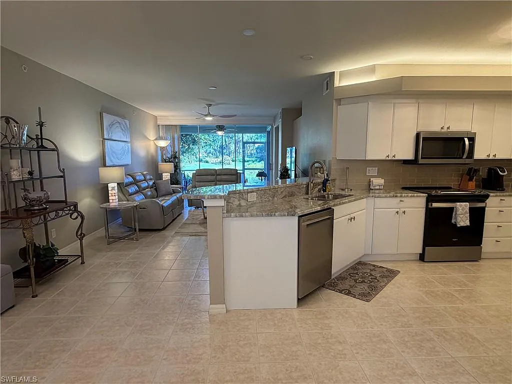2 bed, 2.0 bath, 1103 sqft, $5,000 — Photo 3