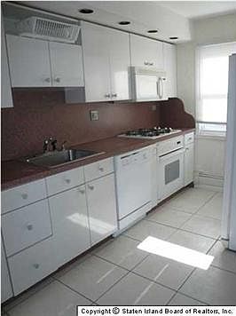 3rd image of 20 Stratford Ave #B