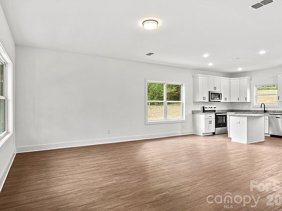 4th image of 208 Myron Pl