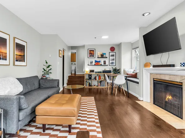 1963 W 3rd Ave #206, Vancouver, BC V6J 1L2
