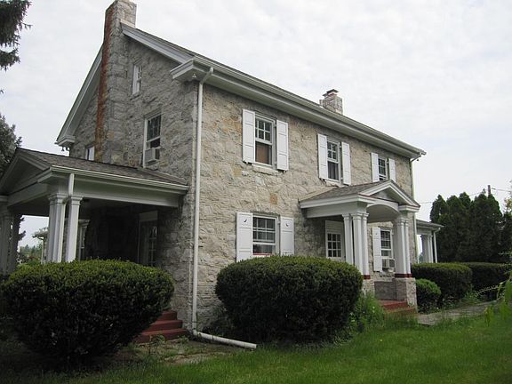 Exterior Side Porch