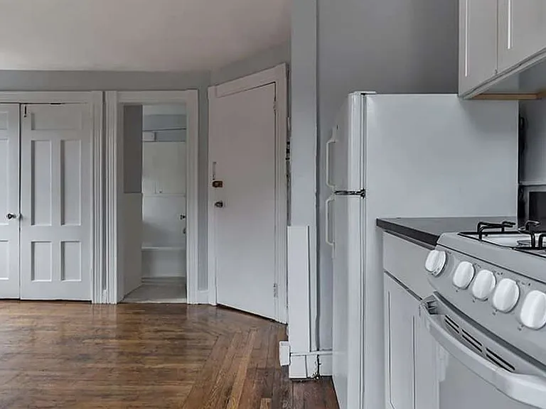 175 W Park Ave #4 — Photo 2