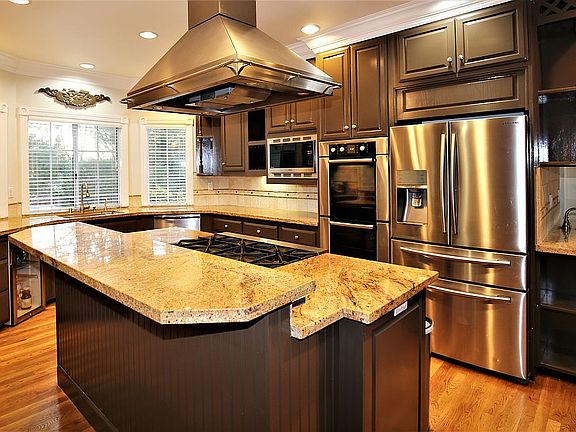 5th image of 1 Creekledge Ct