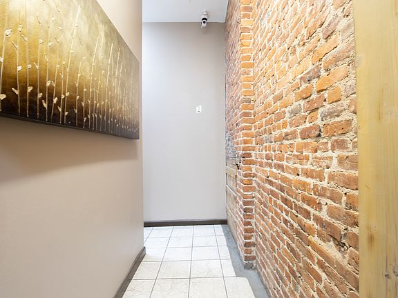 3rd image of 248 Hancock St #4RR