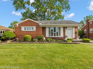 29059 W Chicago St, Livonia, MI 48150
