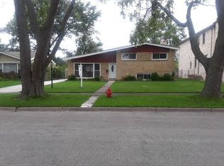 5620 Lyons St, Morton Grove, IL 60053