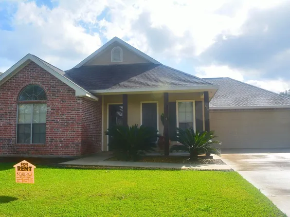 200 Oak Hill Ln, Youngsville, LA 70592