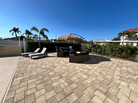 5420 Chiquita Blvd S