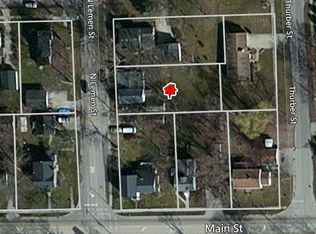 226 N Lemen St, Fenton, MI 48430