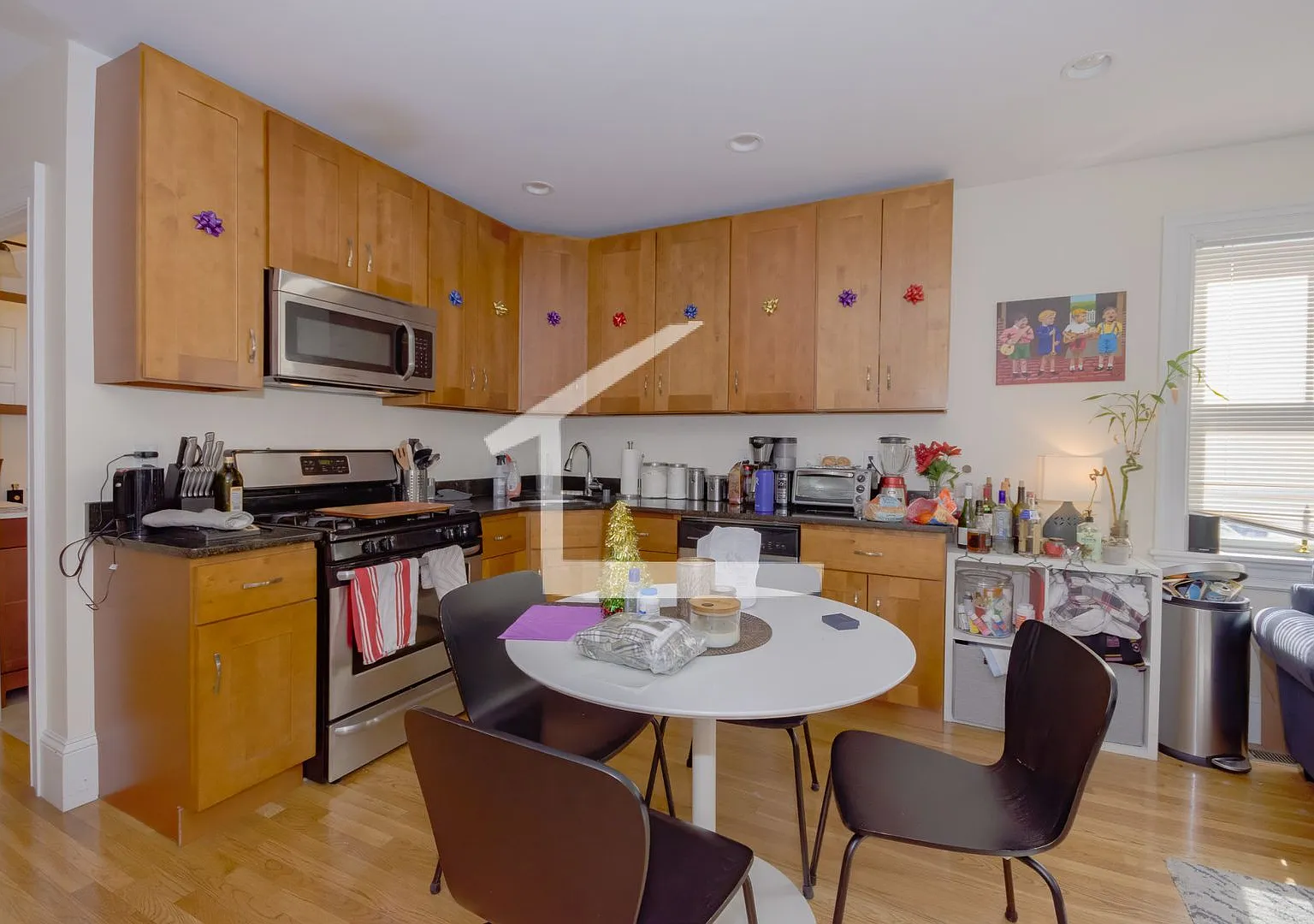 3 Bed. 3 Full Bathrooms. In-Unit Washer and Dryer, Central AC, Pets Friendly, Parking for Rent — Photo 1
