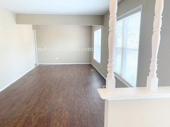 2nd image of 1836 Lakemont Ln
