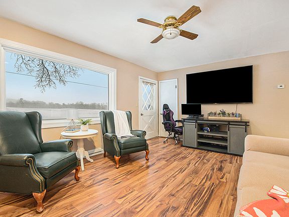 5th image of 14905 8th Ave
