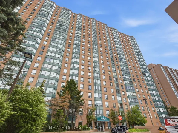 135 Hillcrest Ave #301, Mississauga, ON L5B 4B1