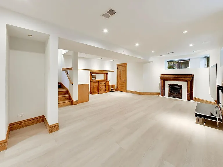 3752 N Wayne Ave — Photo 39