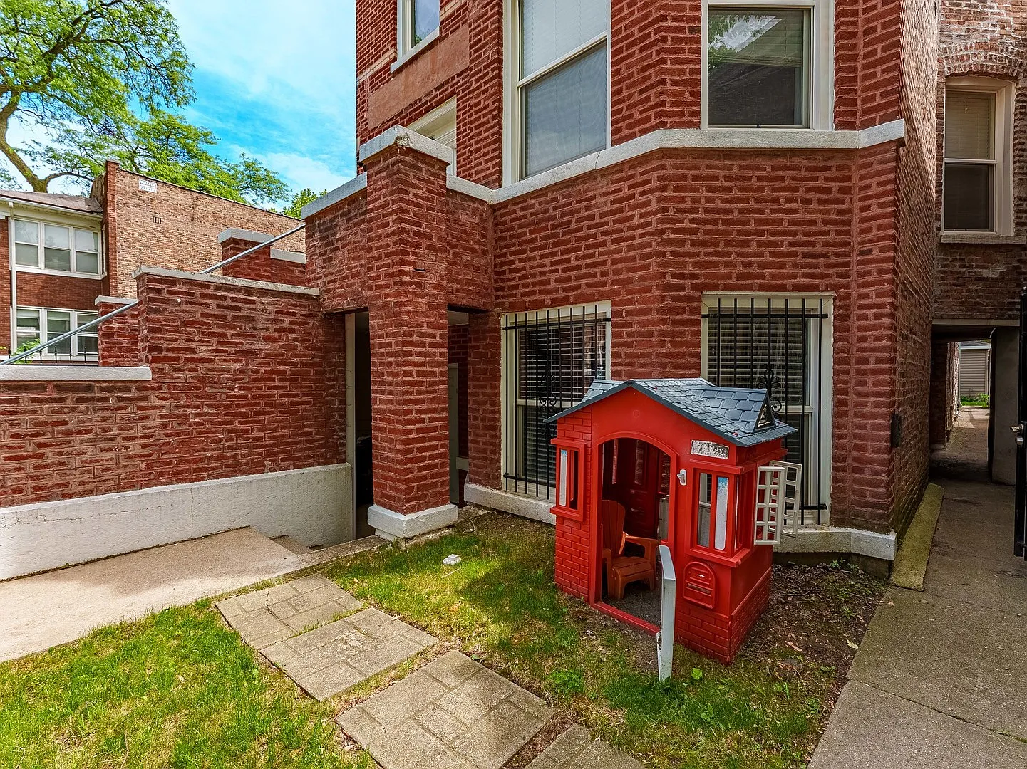 2 bed, 1100 sqft, $1,750 — Photo 4