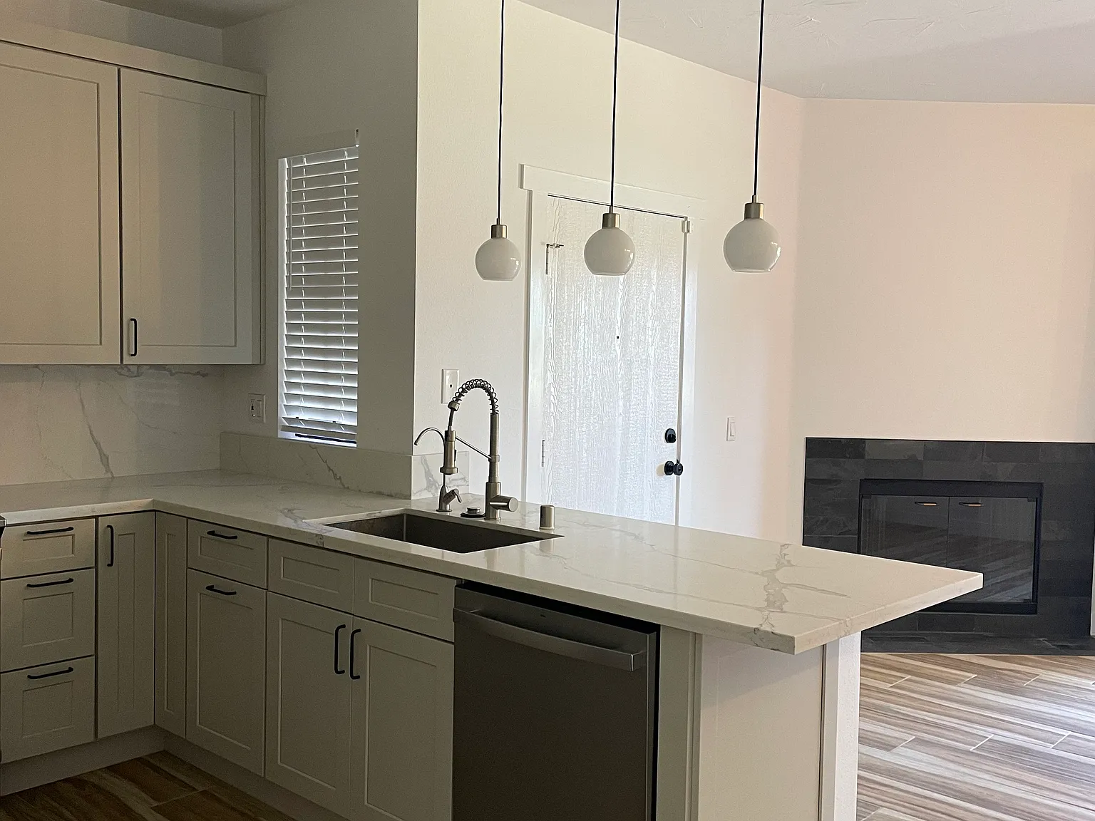 1 bed, 745 sqft, $2,675 — Photo 4