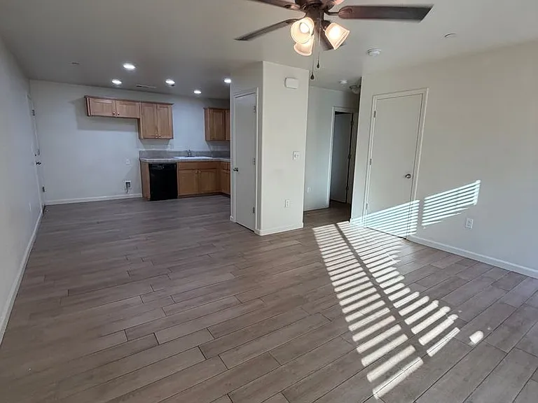 3050 Bright St — Photo 2
