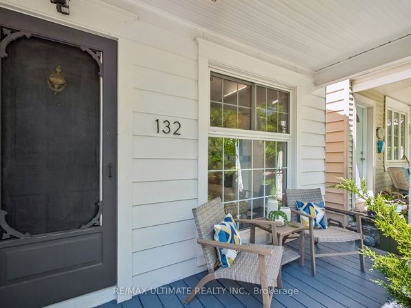 132 Hanson St, Toronto, ON M4C 1A4