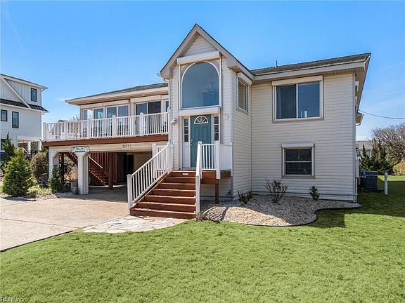 3rd image of 2253 Sandfiddler Rd