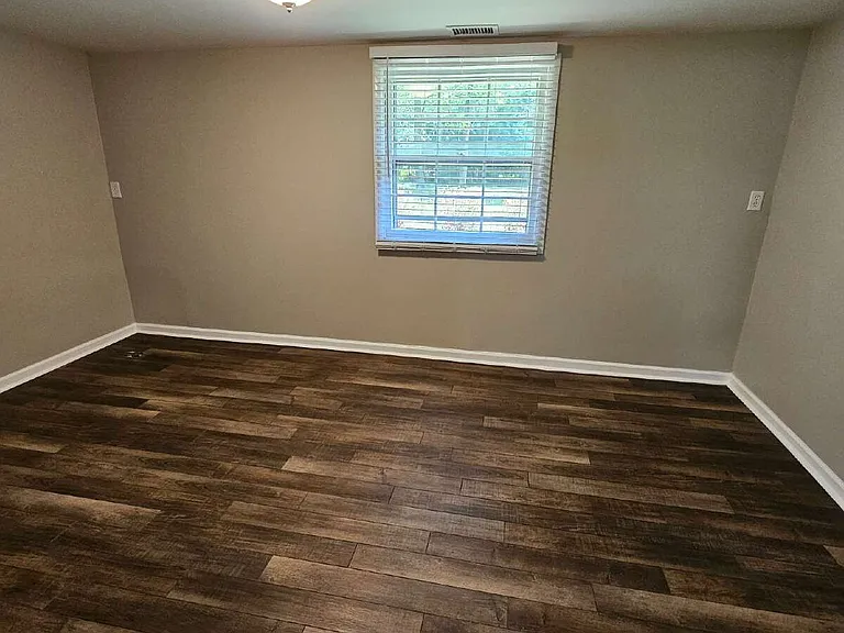 591 E Long Lake Rd — Photo 27