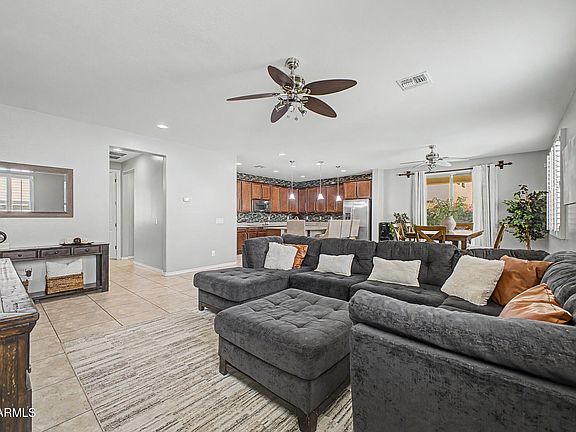3rd image of 4725 W ST CATHERINE Avenue