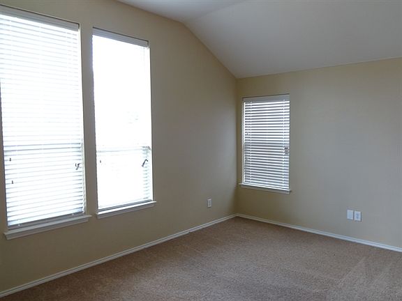 5th image of 133 Goldeneye Ln