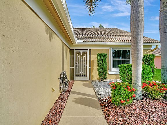5th image of 12983 Hampton Lakes Circle