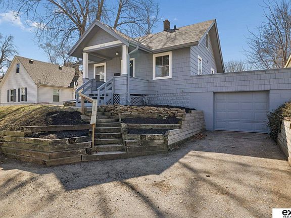 4th image of 4855 Maple St